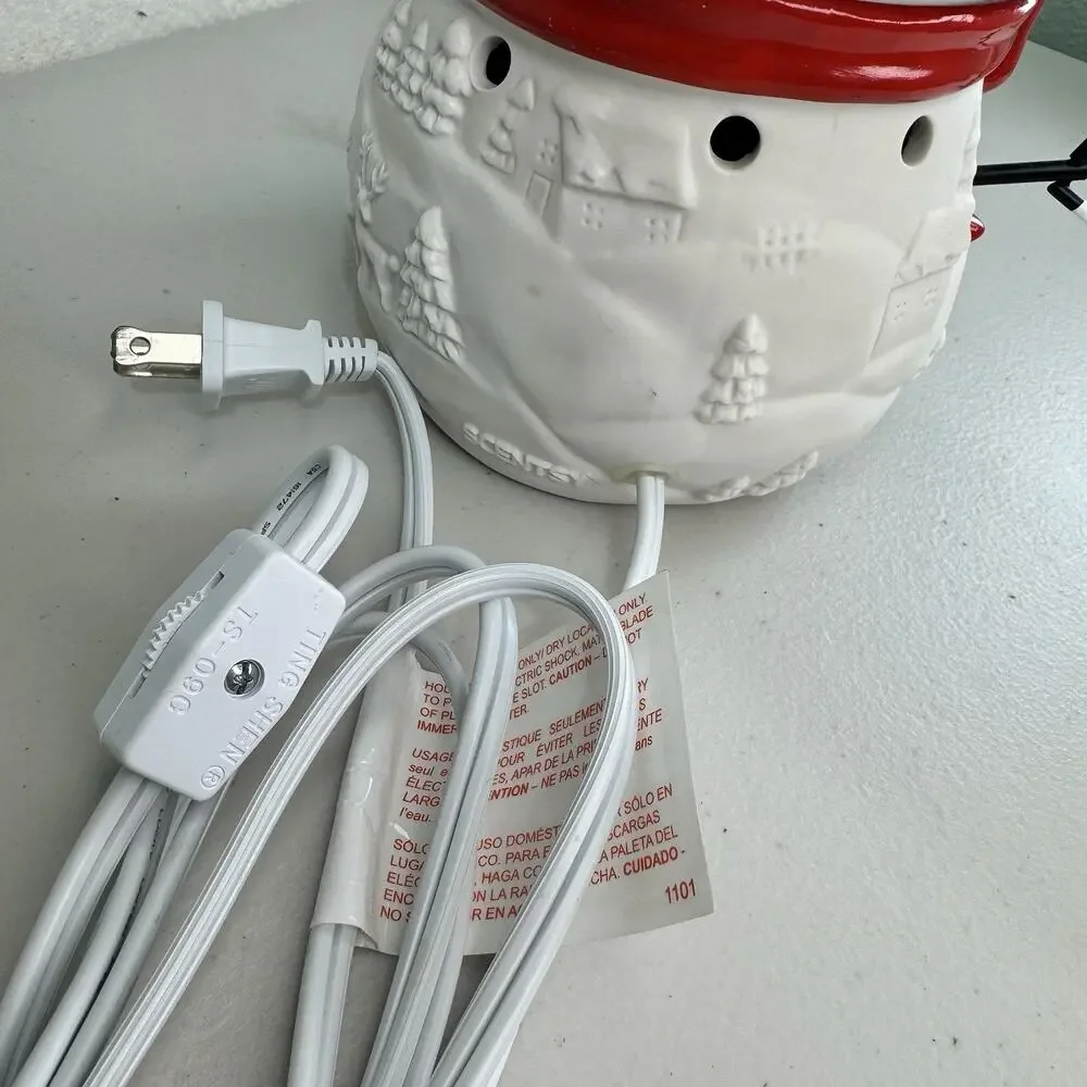 Scentsy Build A Snowman Christmas Holiday Light Warmer